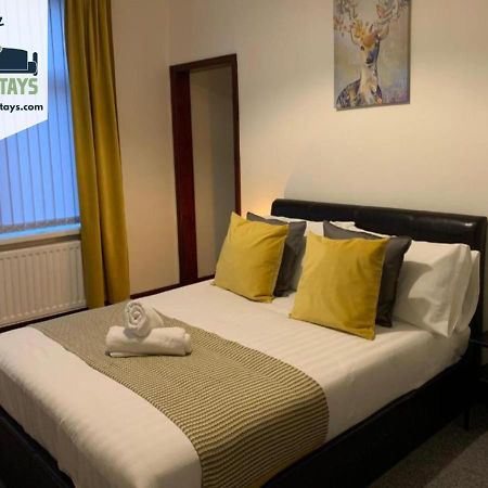 Rodsley - 2 Bedroom 1St Floor Flat Free Parking Wifi And Netflix Gateshead Kültér fotó
