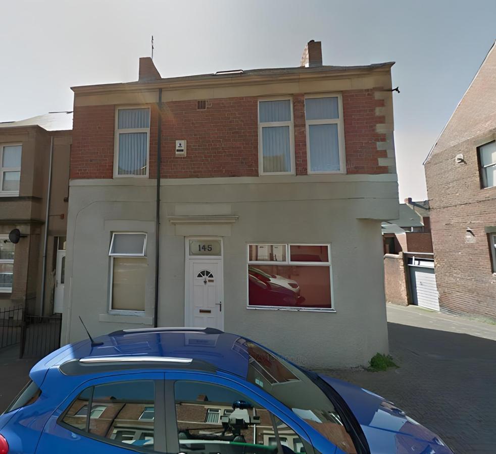 Rodsley - 2 Bedroom 1St Floor Flat Free Parking Wifi And Netflix Gateshead Kültér fotó